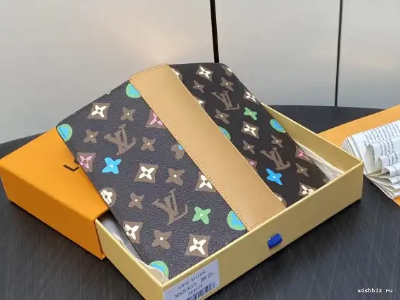 WIS WALLET-10*19*2cm BRAZZA VUITTON LOUIS 0516
